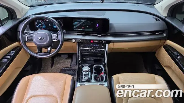 Kia Carnival 2021 — Photo 7/20