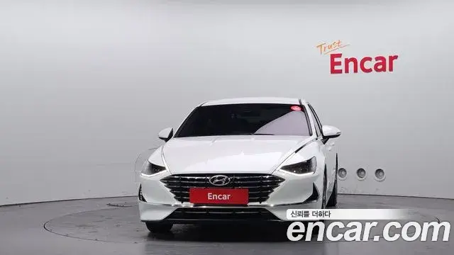 Hyundai Sonata Hybrid 2020 — Photo 18/30