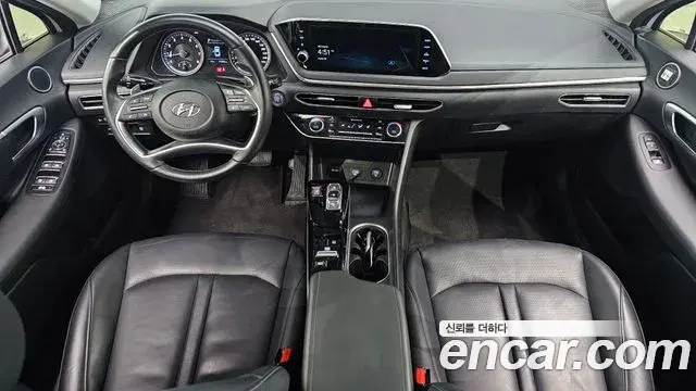 Hyundai Sonata Hybrid 2020 — Photo 25/30