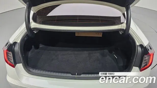 Hyundai Sonata Hybrid 2020 — Photo 20/30