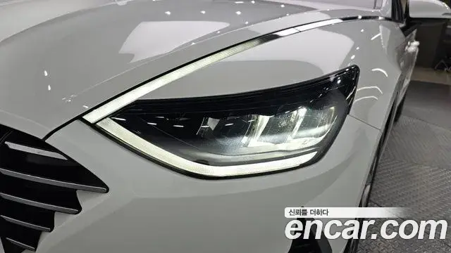 Hyundai Sonata Hybrid 2020 — Photo 15/30