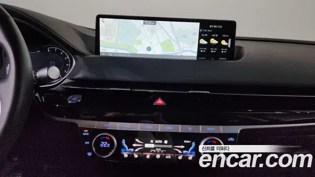 Genesis Electrified G80 2022 — Şəkil 13/20