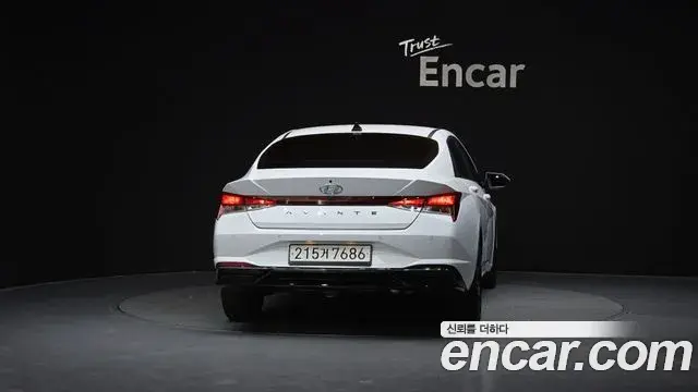 Hyundai The New Avante Hybrid 2022 — Photo 11/33