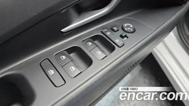 Hyundai The New Avante Hybrid 2022 — Photo 16/33