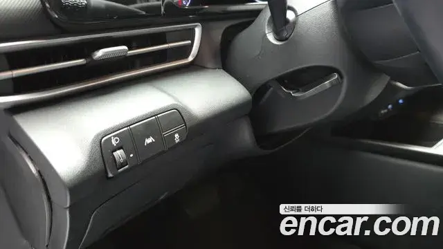 Hyundai The New Avante Hybrid 2022 — Photo 13/33