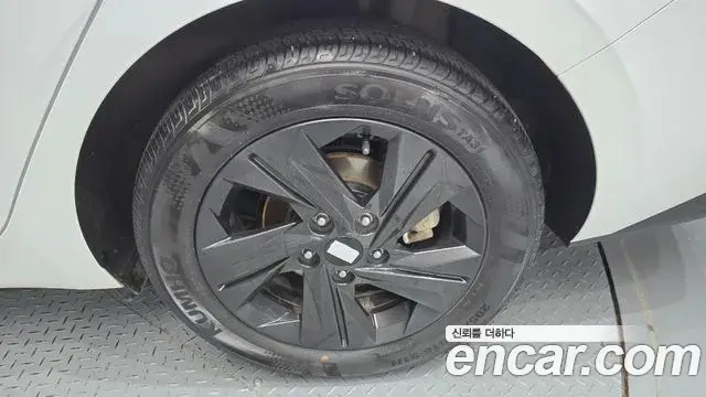 Hyundai The New Avante Hybrid 2022 — Photo 4/33