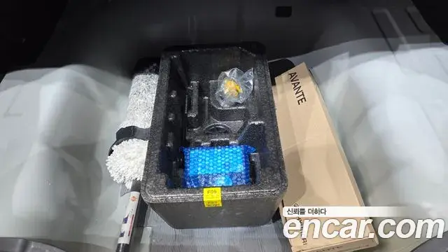 Hyundai The New Avante Hybrid 2022 — Photo 21/33