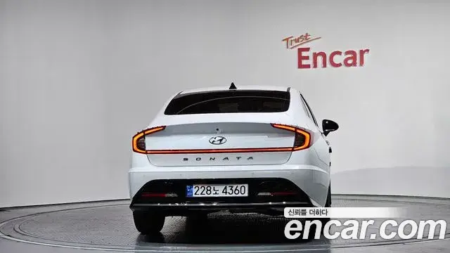 Hyundai Sonata Hybrid 2022 — Şəkil 31/32