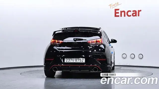 Hyundai Veloster 2021 — Photo 12/34