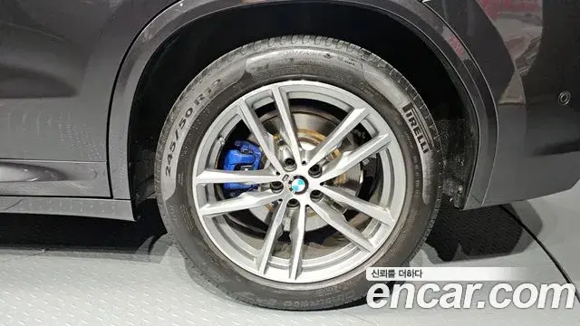 BMW X3 2018 — Şəkil 19/36