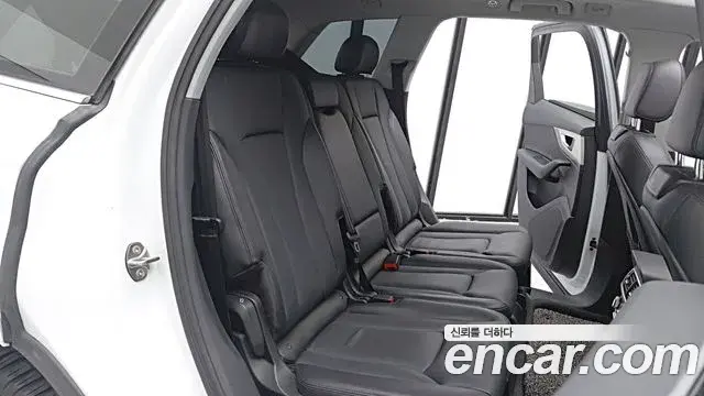 Audi Q7 2019 — Photo 7/18