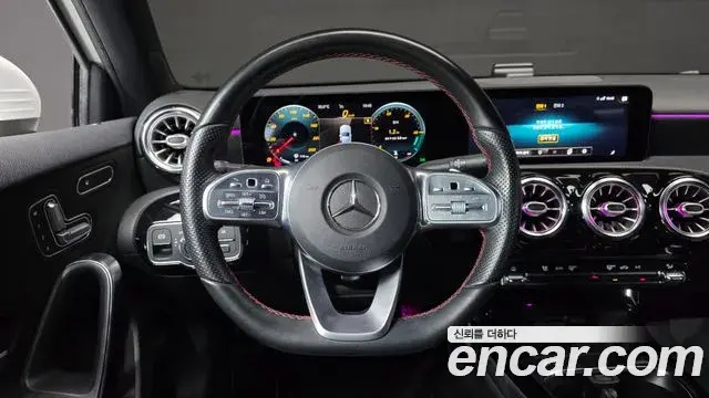 Mercedes-Benz A-Class 2021 — Photo 23/28