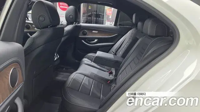 Mercedes-Benz E-Class 2022 — Şəkil 14/20