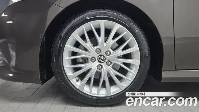 Toyota Camry 2019 — Şəkil 1/31