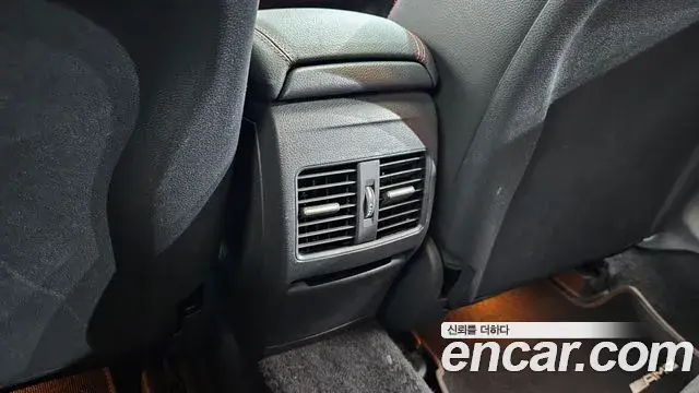 Mercedes-Benz GLA-Class 2019 — Photo 8/33