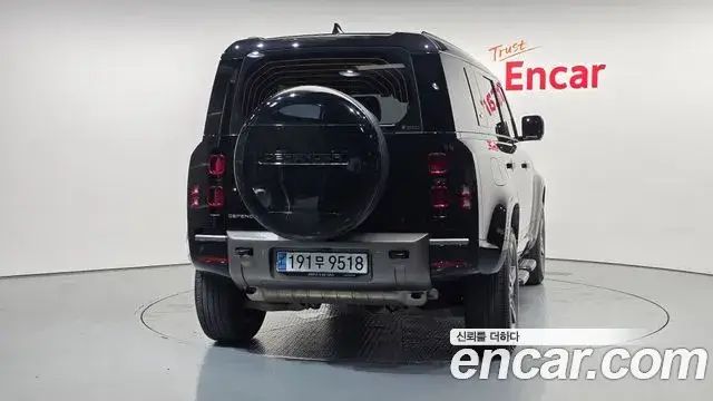 Land Rover Defender, 2024