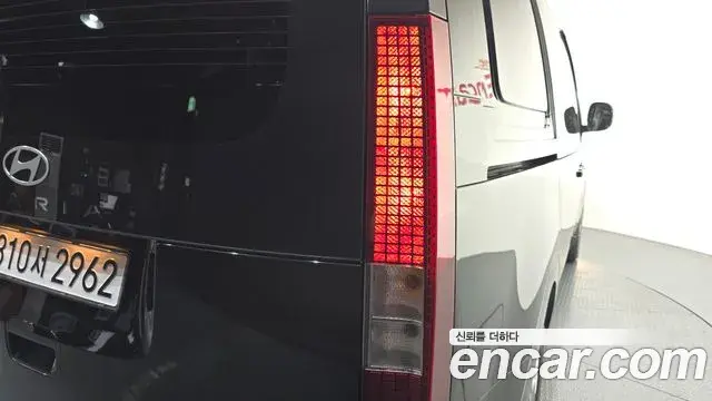 Hyundai Staria 2024 — Şəkil 6/30