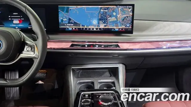 BMW 7 Series 2023 — Photo 13/20