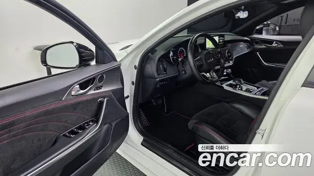 Kia Stinger 2021 — Photo 10/20