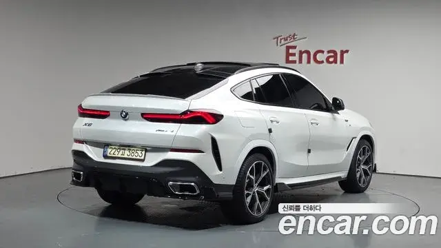 BMW X6 2022 — Photo 2/20
