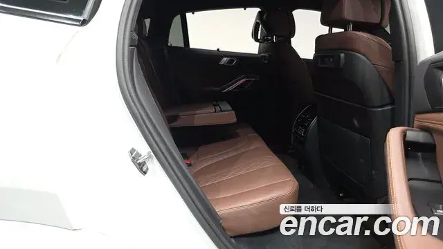 BMW X6 2022 — Photo 11/20