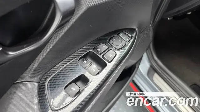 Hyundai Veloster 2019 — ფოტო 30/30