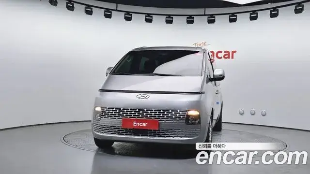 Hyundai Staria 2022 — Photo 3/20