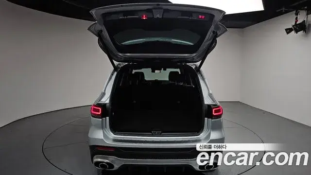 Mercedes-Benz GLB-Class 2021 — Photo 13/34