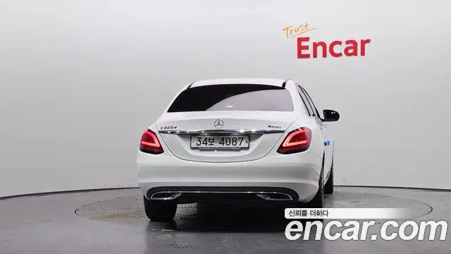 Mercedes-Benz C-Class 2019 — Şəkil 14/30