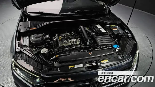 Volkswagen Jetta 2021 — Şəkil 29/33