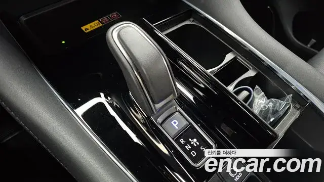 Toyota Alphard 2024 — Photo 9/20
