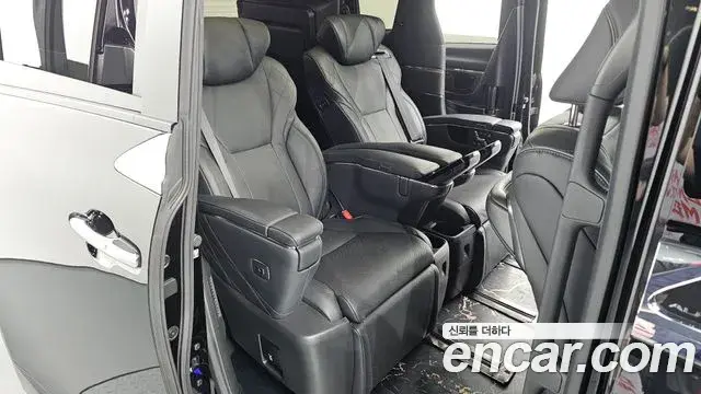 Toyota Alphard 2024 — Photo 11/20
