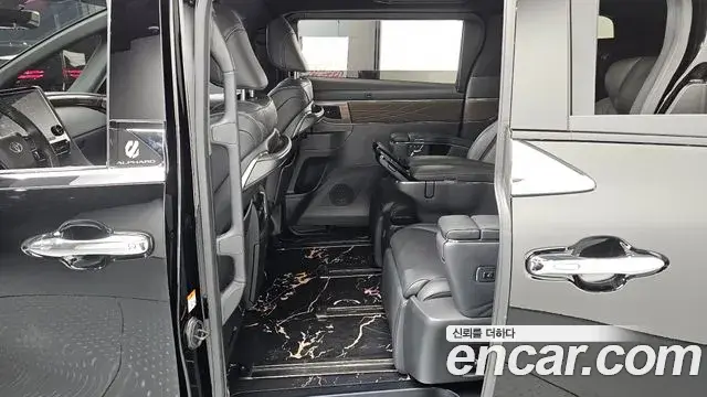Toyota Alphard 2024 — Photo 12/20