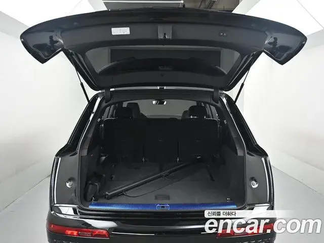 Audi Q7 2025 — Photo 19/20