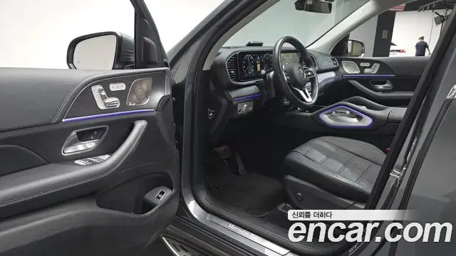 Mercedes-Benz GLE-Class 2023 — Photo 9/20