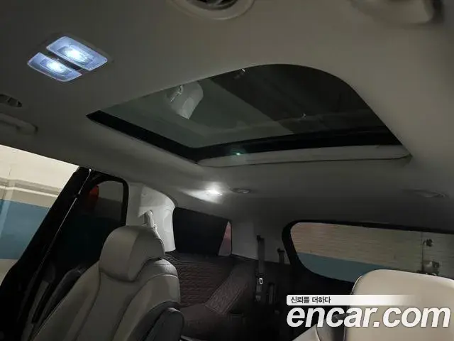 Kia Carnival 2025 — Şəkil 17/20