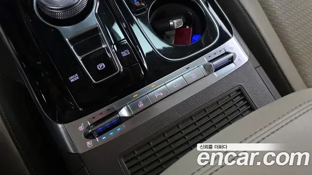 Kia Carnival 2021 — Photo 24/38