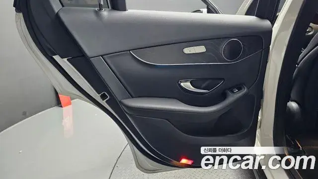 Mercedes-Benz GLC-Class 2019 — Şəkil 11/30