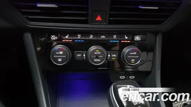 Volkswagen Jetta 2023 — Photo 21/34