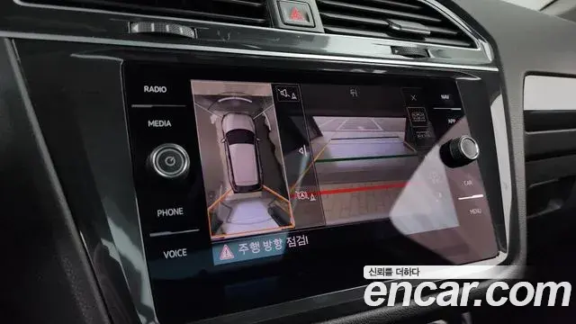 Volkswagen Tiguan 2018 — Şəkil 11/20