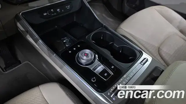 Kia Carnival 2025 — Photo 9/20