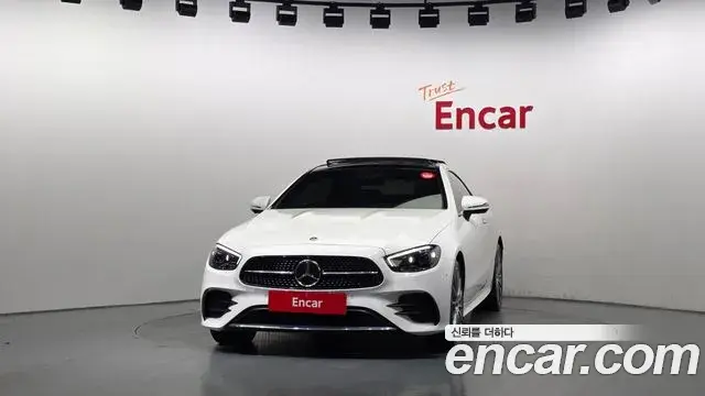 Mercedes-Benz E-Class 2021 — Photo 3/20