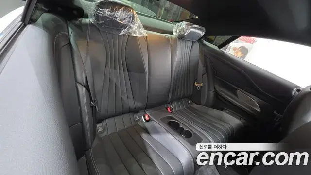 Mercedes-Benz E-Class 2021 — Photo 11/20