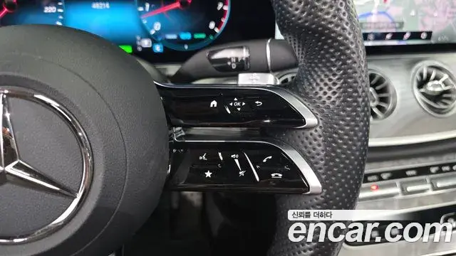 Mercedes-Benz E-Class 2021 — Photo 15/20