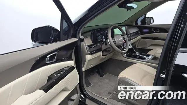 Kia Carnival 2023 — Photo 10/20
