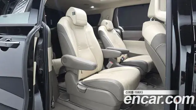 Kia Carnival 2023 — Photo 12/20
