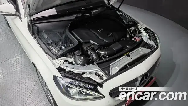 Mercedes-Benz C-Class 2018 — Photo 3/20