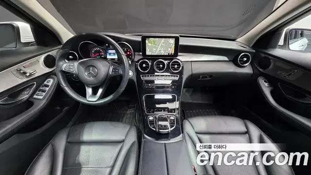 Mercedes-Benz C-Class 2018 — Photo 5/20