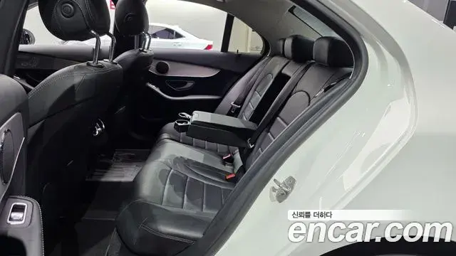 Mercedes-Benz C-Class 2018 — Photo 2/20