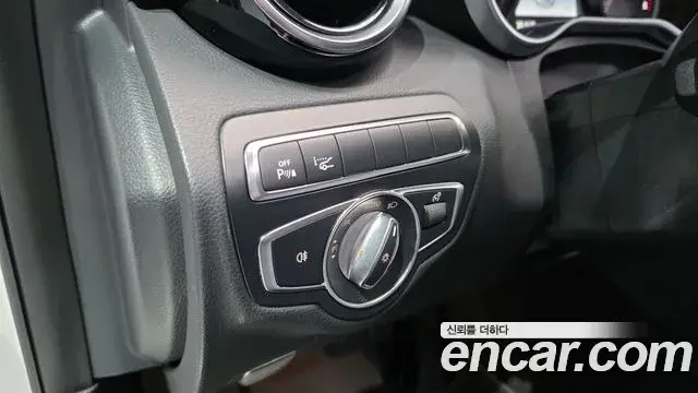 Mercedes-Benz C-Class 2018 — Photo 20/20
